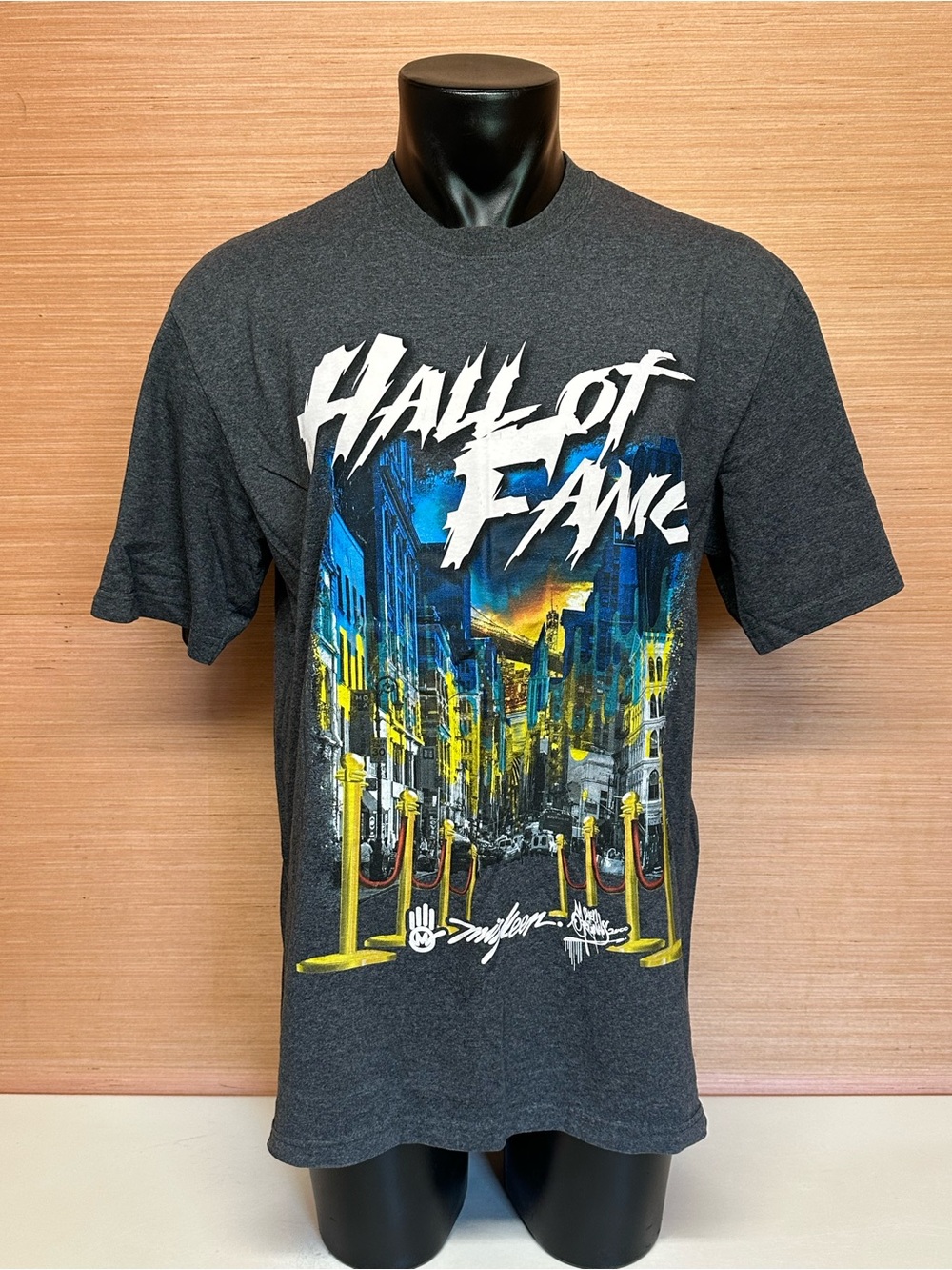 Miskeen Hall of Fame City Scape Gray Short Sleeve T-Shirt Adult Size Large